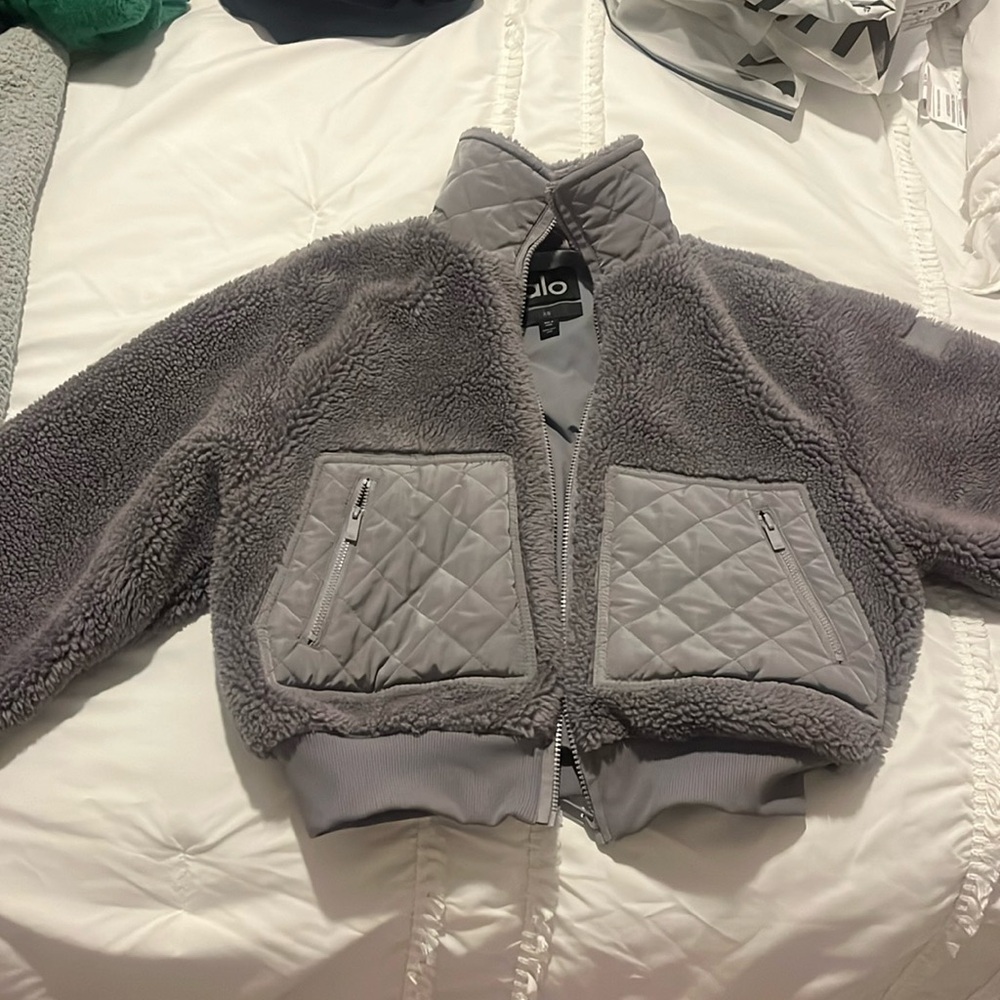 Alo sherpa edge purple jacket